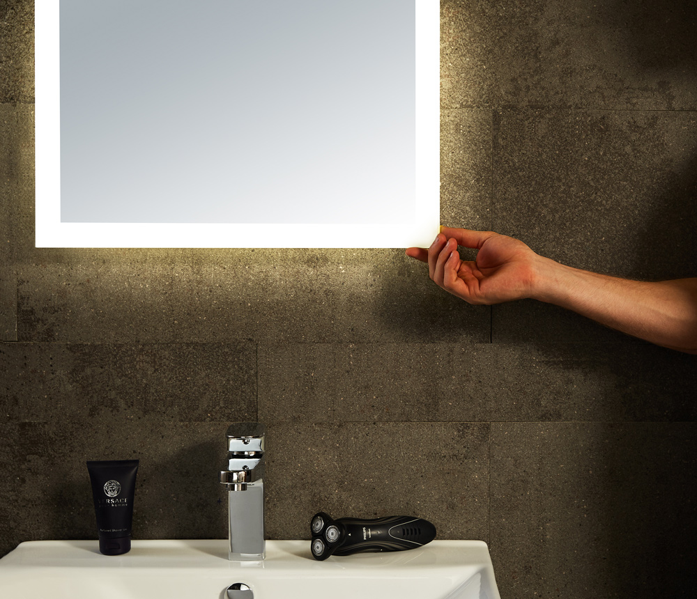 How To Choose The Right Illuminated Mirror For The Bathroom